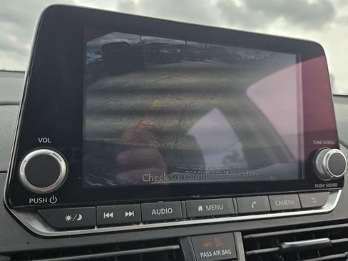 Used 2025 Nissan Altima 2.5 SV FWD image 25
