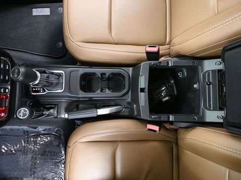 Used 2022 Jeep Wrangler Rubicon image 36