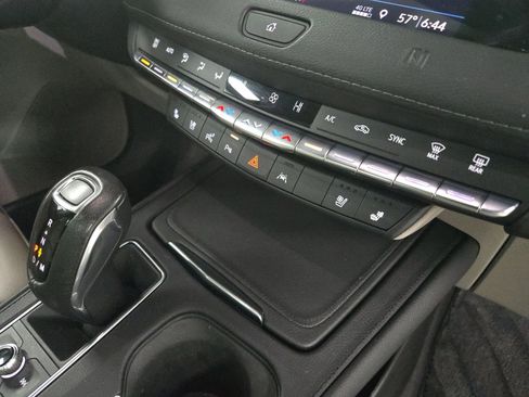 Used 2019 Cadillac XT4 Premium Luxury image 28