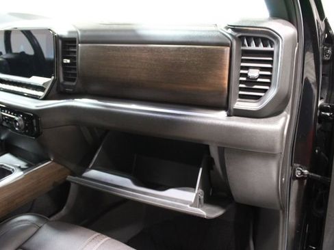 Used 2023 Chevrolet Silverado 1500 High Country w/ High Country Premium Package AWD/4WD image 28