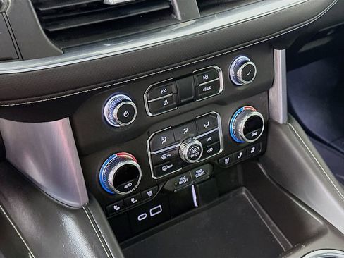 Used 2023 GMC Yukon SLT image 14