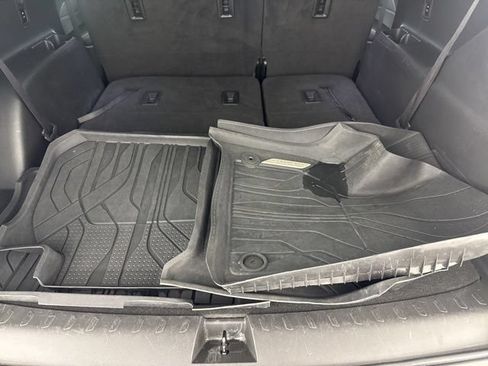 Used 2023 Chevrolet Traverse LT AWD/4WD image 28