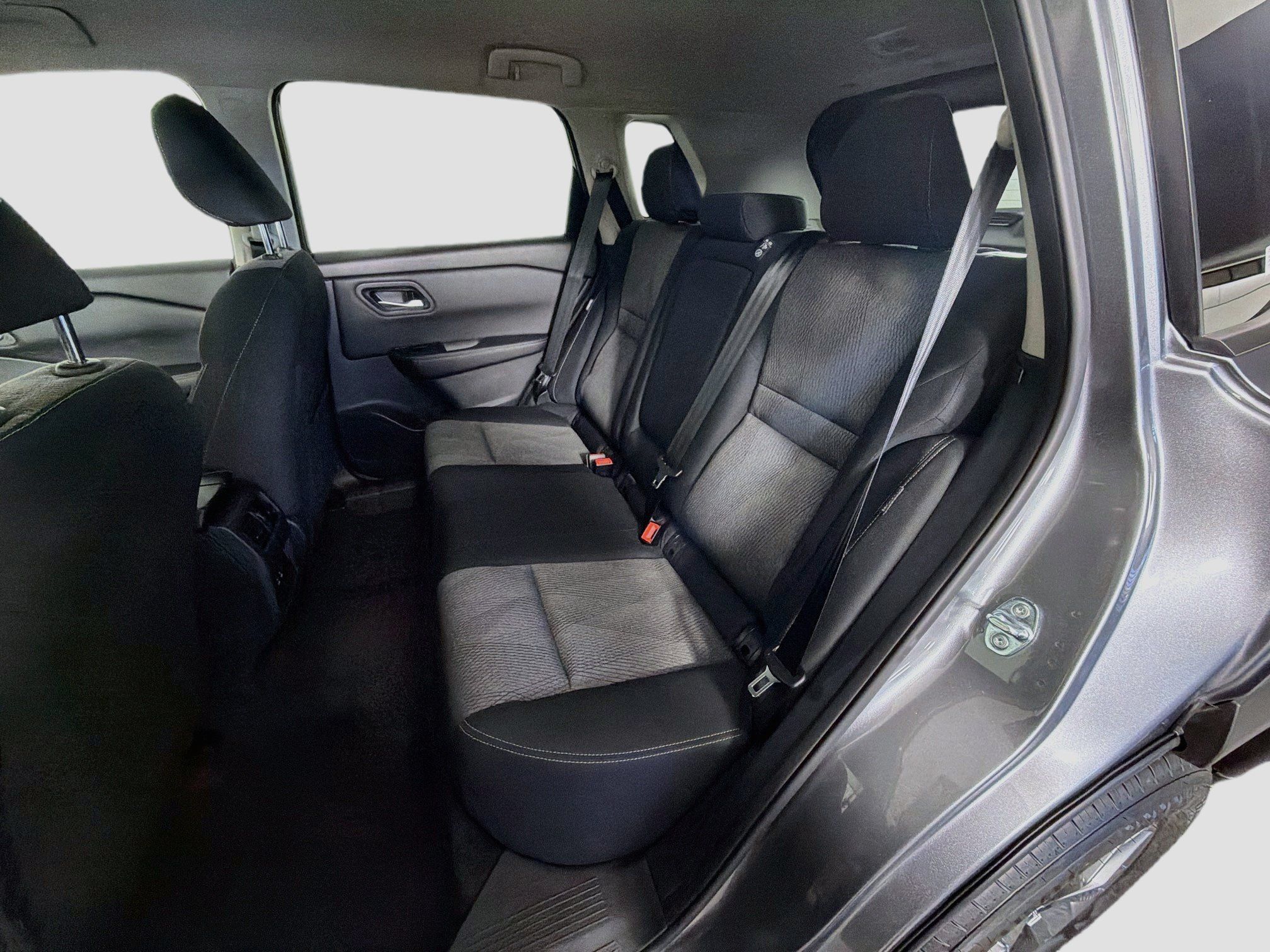 Used 2026 Nissan Rogue SV FWD image 28