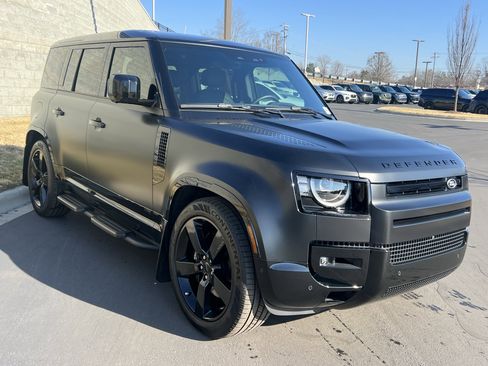 Certified 2026 Land Rover Defender 110 V8 image 9