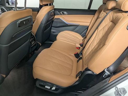 Used 2025 BMW X7 xDrive40i w/ Parking Assistance Package AWD/4WD image 47