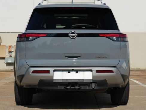 Used 2023 Nissan Pathfinder Platinum FWD image 18