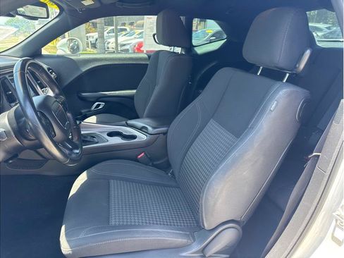 Used 2019 Dodge Challenger SXT RWD image 10
