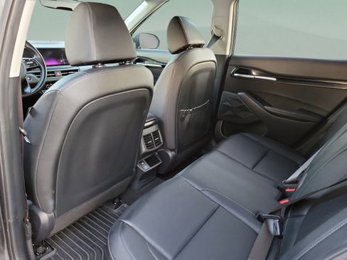 Used 2024 Kia Seltos EX FWD image 6