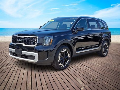 Used 2025 Kia Telluride EX w/ EX Captain's Chair Package FWD image 3