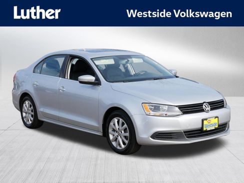 Used 2014 Volkswagen Jetta SE image 1