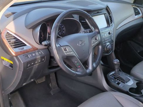 Used 2017 Hyundai Santa Fe Limited image 2