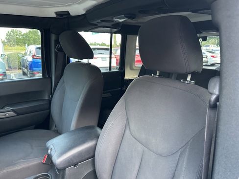 Used 2018 Jeep Wrangler Unlimited Sport S image 20