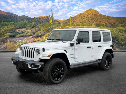 Used 2022 Jeep Wrangler Unlimited Sahara w/ Cold Weather Group AWD/4WD image 8