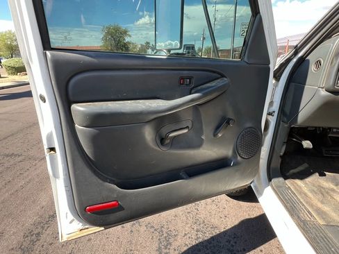 Used 2002 Chevrolet Silverado 3500 2WD Regular Cab image 9