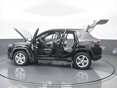 Used 2024 Jeep Compass Latitude image 69