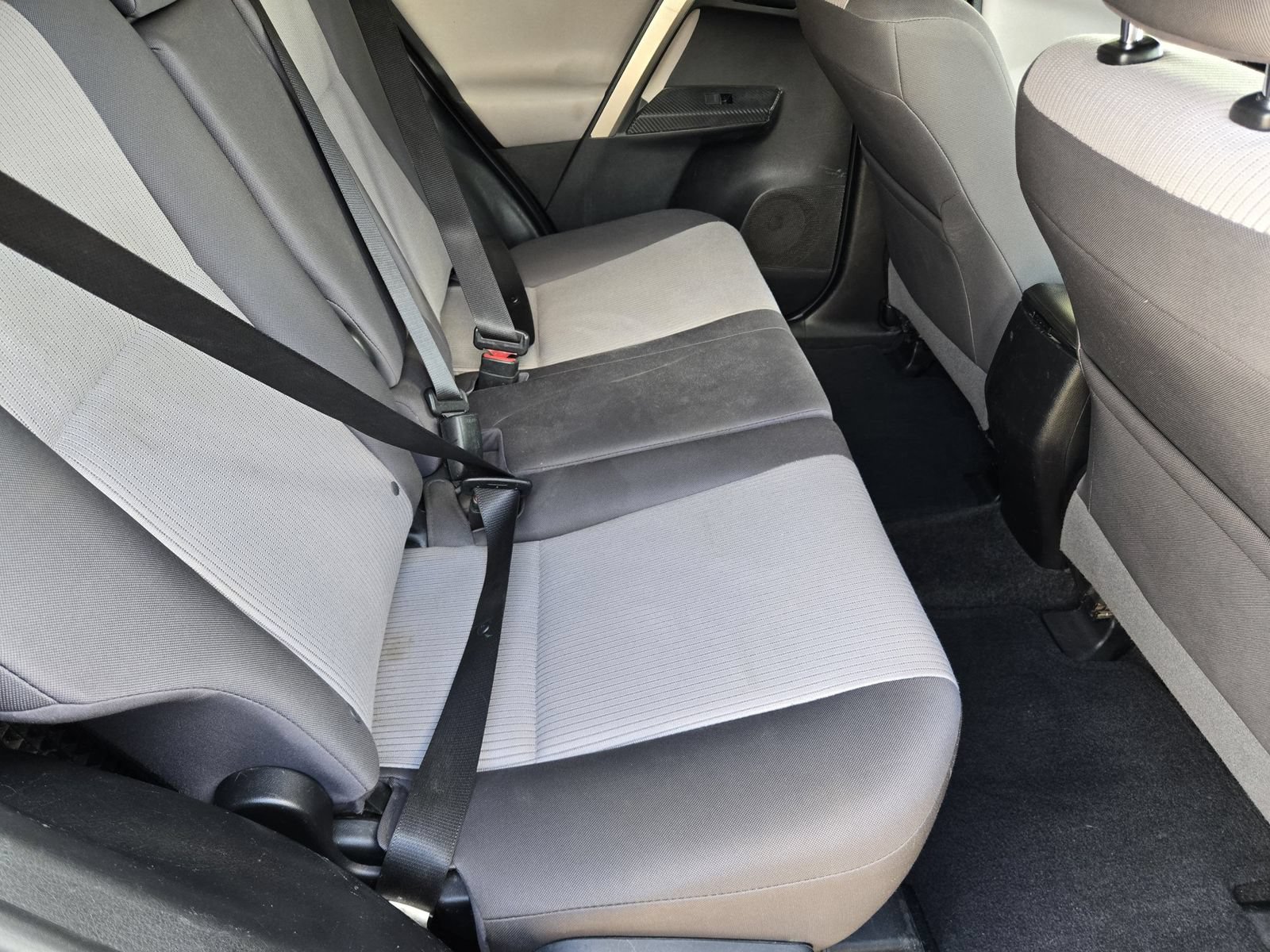 Used 2015 Toyota RAV4 LE AWD/4WD image 32