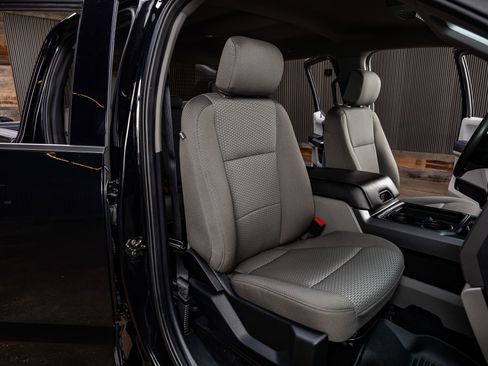 Used 2020 Ford F250 XLT w/ XLT Premium Package image 27