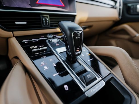 Certified 2023 Porsche Cayenne image 20