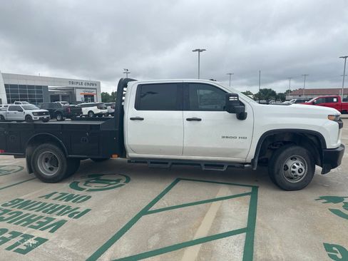 Used 2020 Chevrolet Silverado 3500 W/T w/ WT Convenience Package AWD/4WD image 2