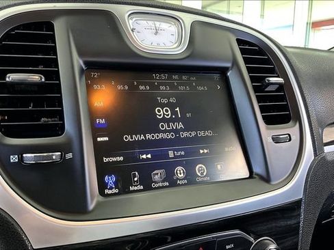 Used 2016 Chrysler 300 Limited RWD image 22