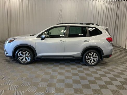 Used 2023 Subaru Forester Premium AWD/4WD image 5