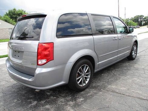 Used 2016 Dodge Grand Caravan SE FWD image 30