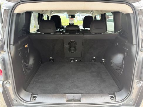 Used 2019 Jeep Renegade Trailhawk AWD/4WD image 10