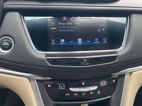 Used 2017 Cadillac XT5 Luxury w/ Driver Awareness Package FWD image 9