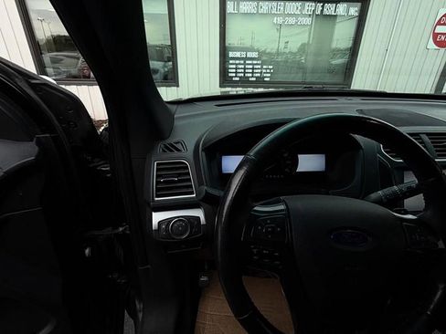 Used 2016 Ford Explorer XLT w/ Equipment Group 202A AWD/4WD image 10