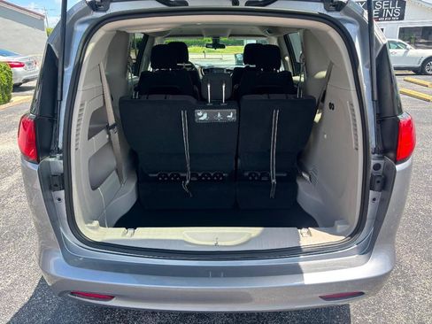 Used 2021 Chrysler Voyager LX FWD image 29