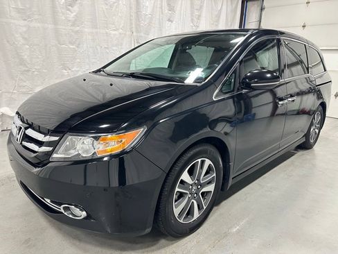 Used 2016 Honda Odyssey Touring Elite image 3