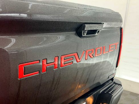 Used 2024 Chevrolet Colorado ZR2 w/ Technology Package image 11