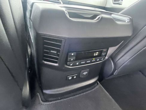 Used 2025 Toyota Sequoia Capstone AWD/4WD image 10