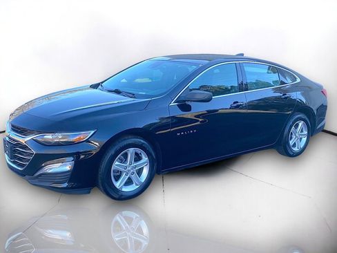 Used 2023 Chevrolet Malibu LS image 2