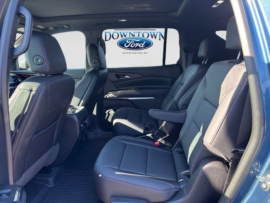 Used 2026 Chevrolet Traverse Z71 w/ Driver Confidence Package AWD/4WD image 9