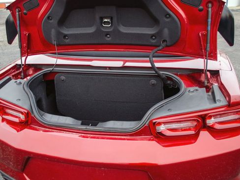 Used 2022 Chevrolet Camaro LT w/ Technology Package RWD image 6