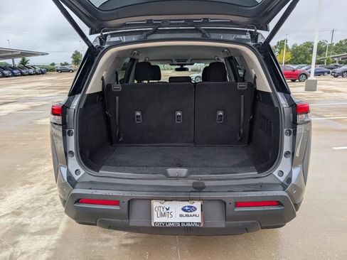 Used 2025 Nissan Pathfinder SV FWD image 28
