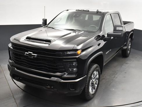 Used 2024 Chevrolet Silverado 2500 Custom w/ Custom Value Package image 31