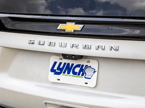Used 2025 Chevrolet Suburban Premier AWD/4WD image 14