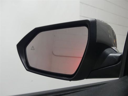 Used 2022 Hyundai Elantra Limited FWD image 13