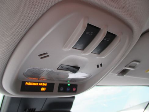 Used 2024 Chevrolet Trax LT w/ Sunroof Package image 20