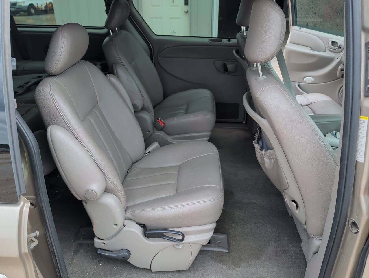 Used 2003 Chrysler Town & Country LXi FWD image 26