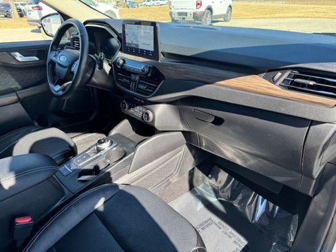 Used 2020 Ford Escape Titanium image 36