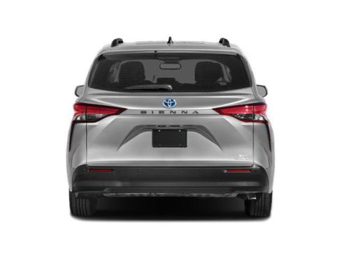 Certified 2024 Toyota Sienna XLE AWD/4WD image 5