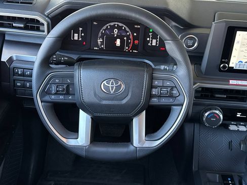 New 2026 Toyota 4Runner SR5 AWD/4WD image 16