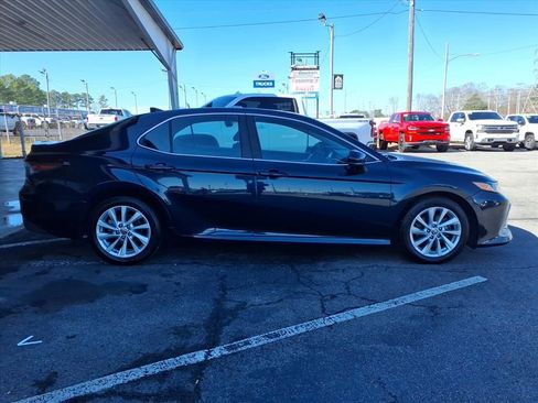 Used 2021 Toyota Camry LE image 8
