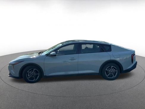 Used 2025 Kia K4 LXS image 9