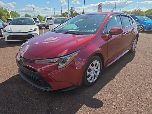 Certified 2025 Toyota Corolla LE FWD image 7