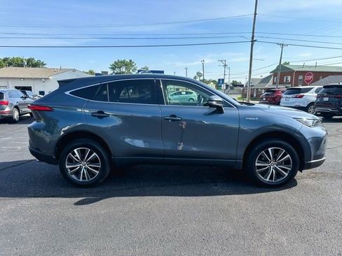 Used 2021 Toyota Venza LE AWD/4WD image 9