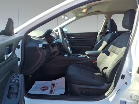 Used 2025 Nissan Altima 2.5 SV image 15